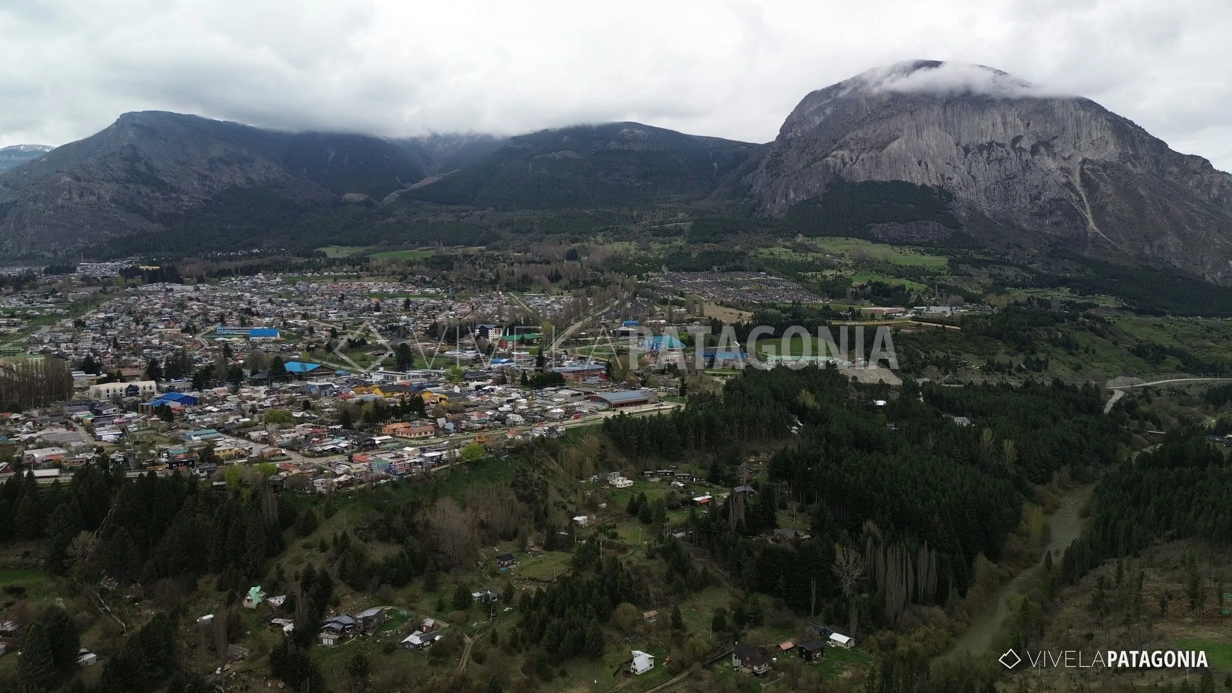 La ciudad y el Cerro Mackay a la vista · Comercial en venta · Coyhaique urbano