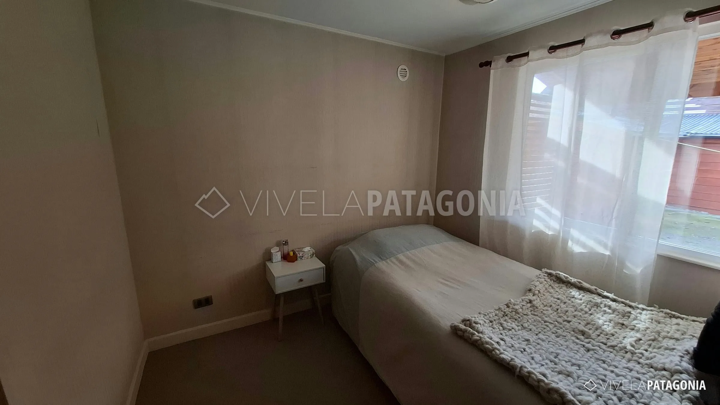 Dormitorio amplio con luz natural · Casa urbana en venta · Coyhaique urbano