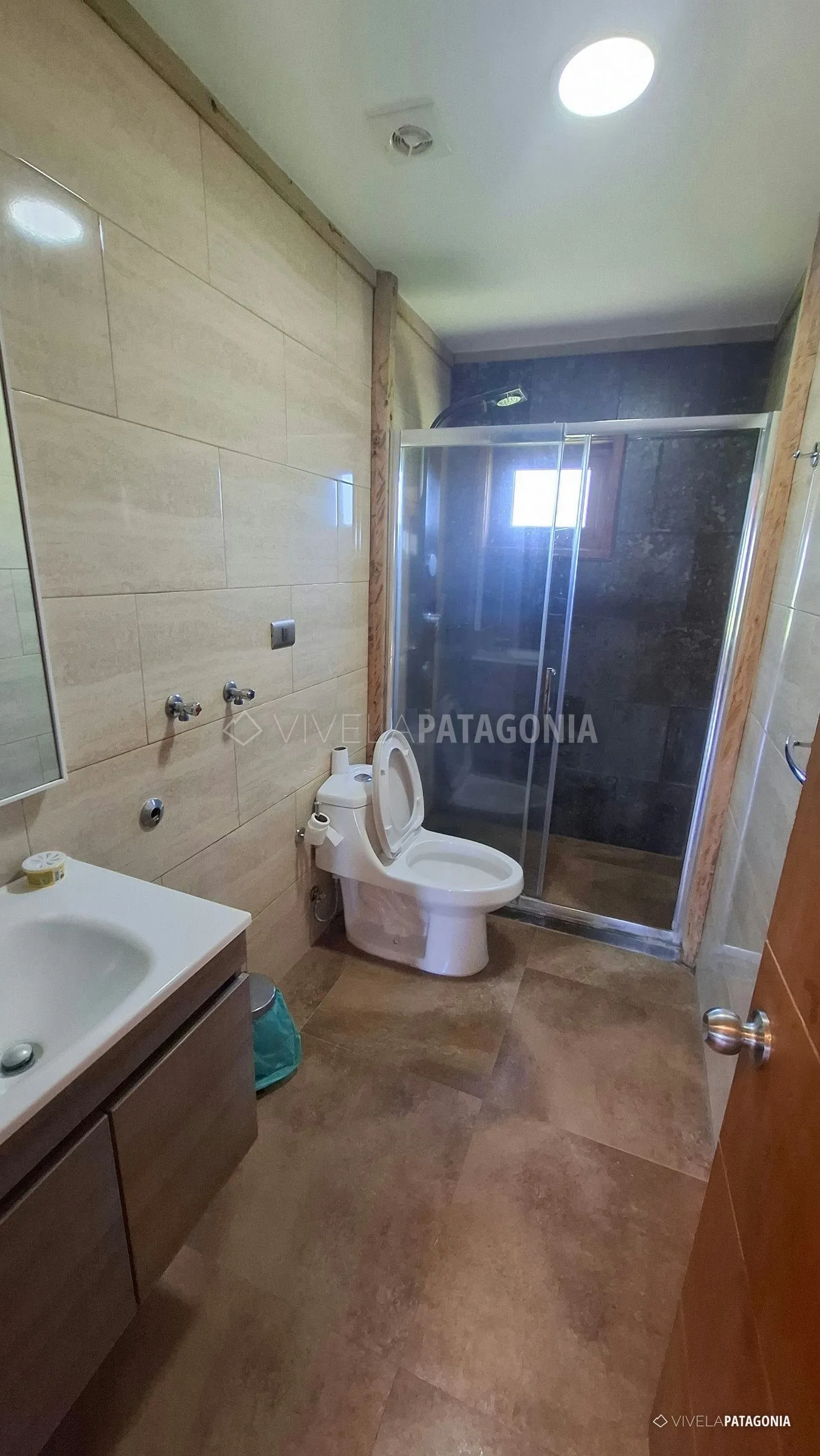 Baño completo con ducha · Casa en parcela en arriendo · Panguilemu