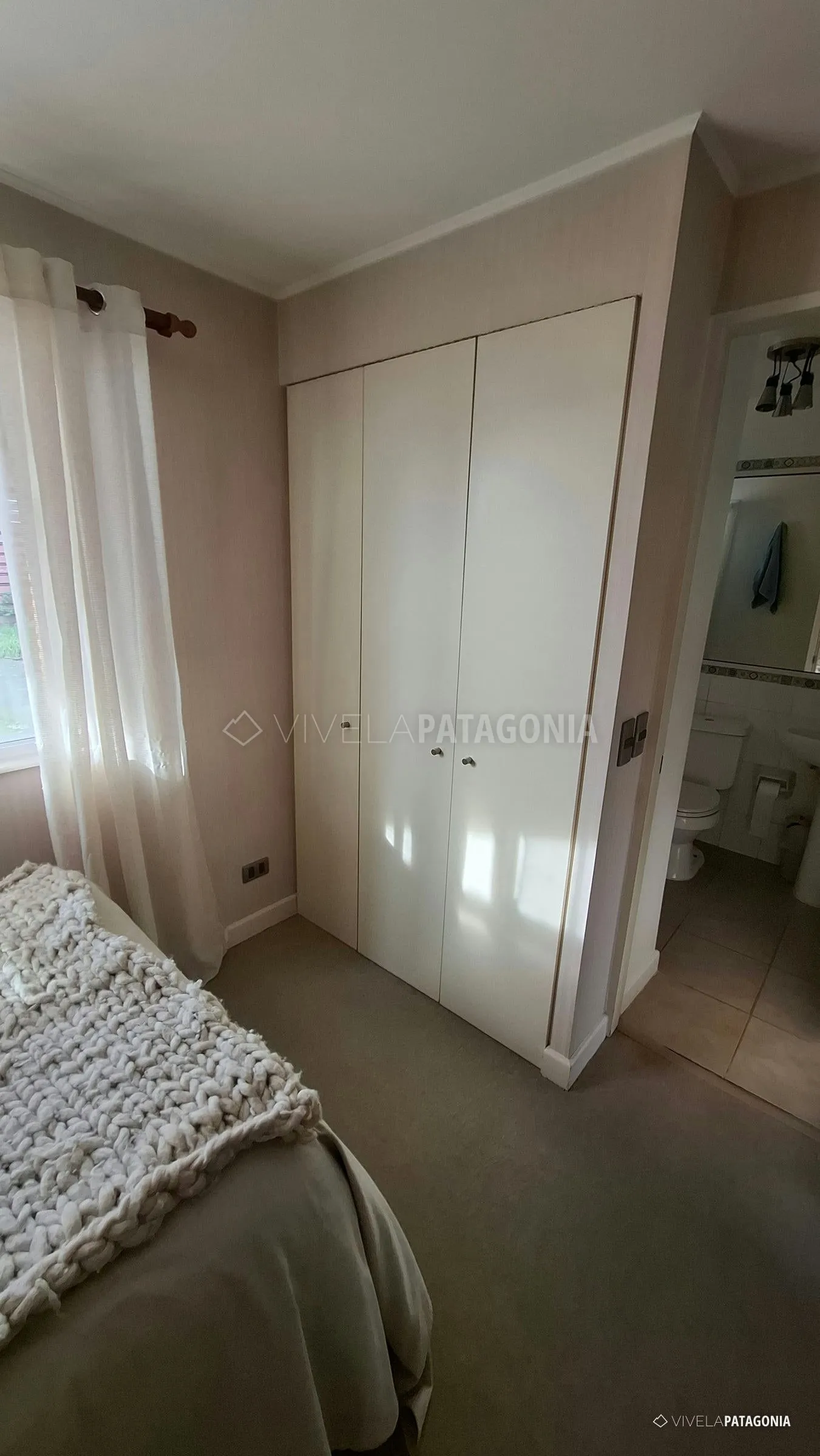 Dormitorio con clóset empotrado · Casa urbana en venta · Coyhaique urbano