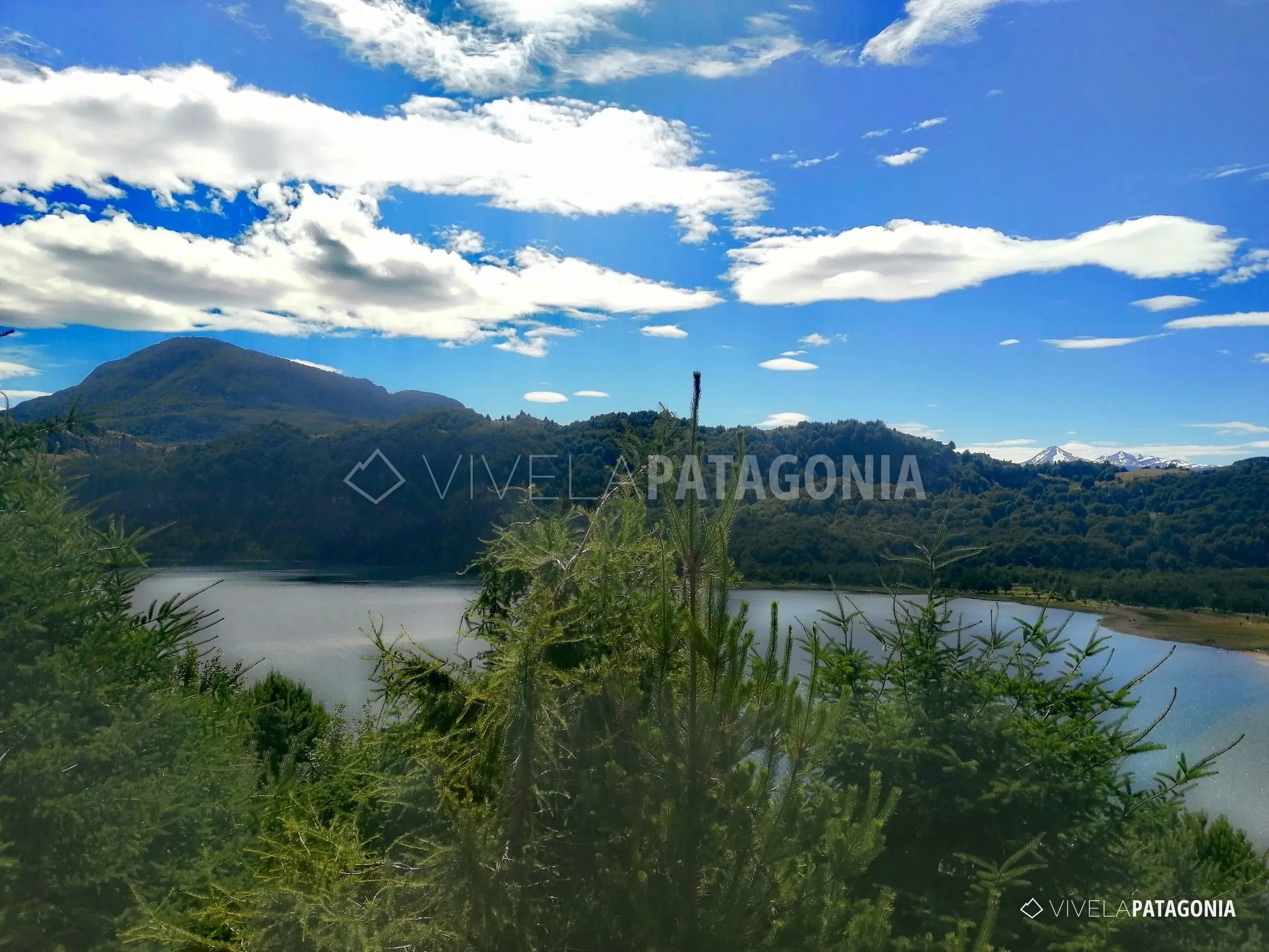 El lago y los cerros desde el terreno · Parcela en venta · Lago Elizalde