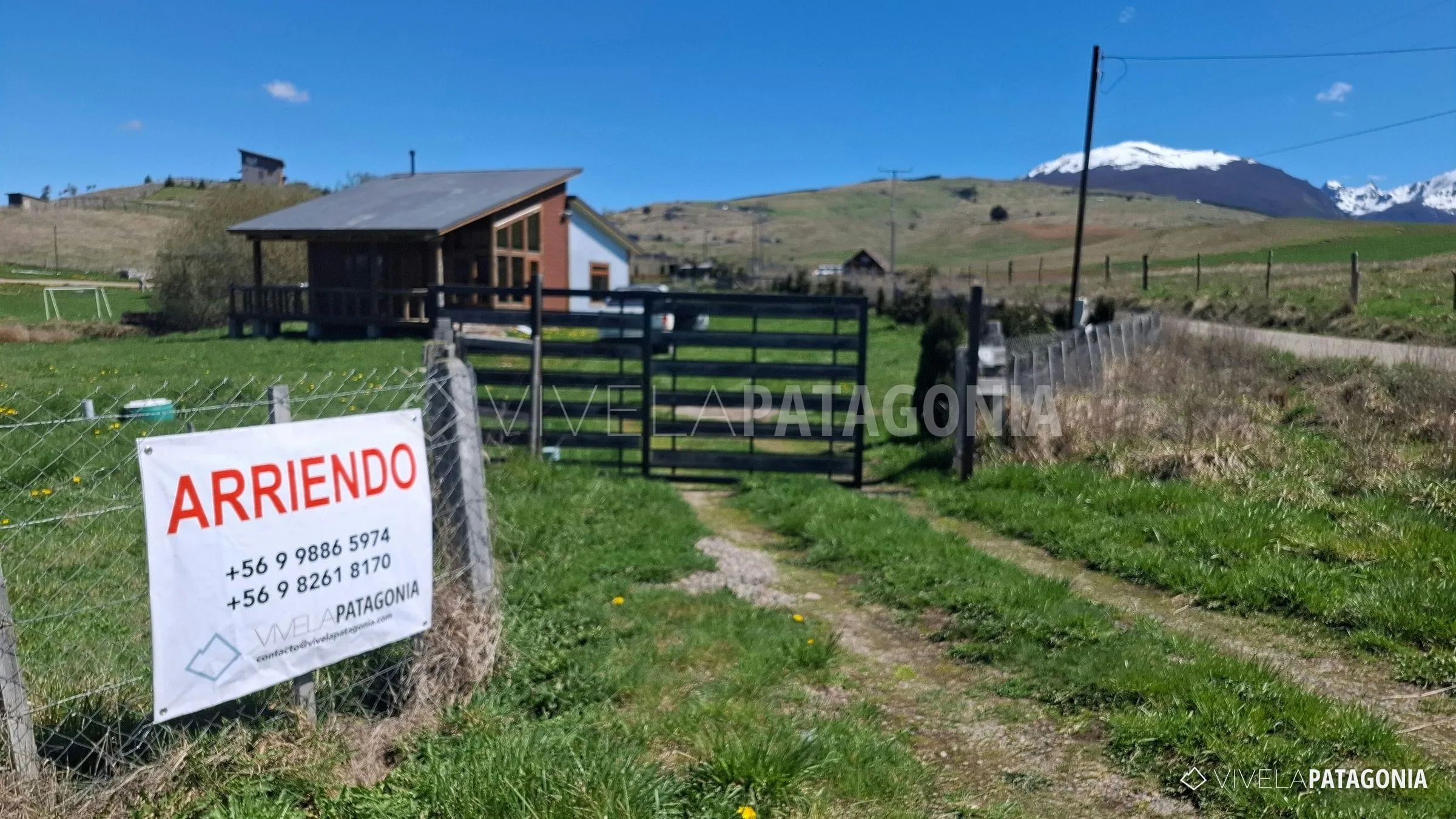 Acceso con portón, a pasos del camino · Casa en parcela en arriendo · Panguilemu