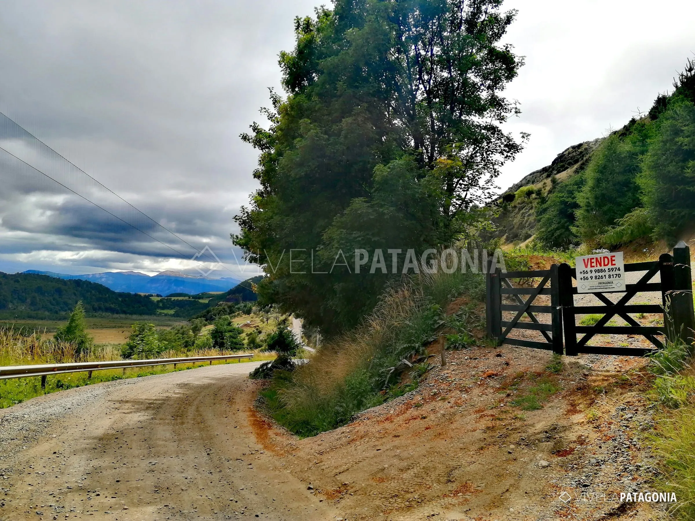 Acceso vehicular con portón desde el camino público · Parcela en venta · Lago Elizalde